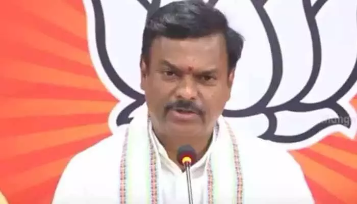సోమనాధ ఆలయంపై దాడి.. పీవీఎన్ మాధవ్ కీలక వ్యాఖ్యలు సోమనాధ ఆలయంపై దాడి.. పీవీఎన్ మాధవ్ కీలక వ్యాఖ్యలు