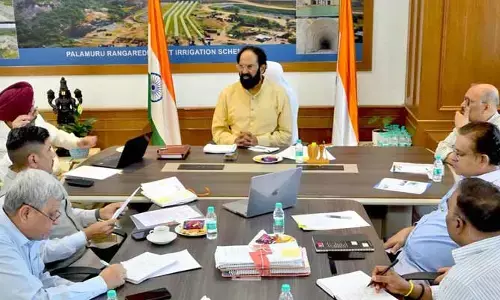 Uttam: వారికి 25 శాతం అదనపు జీతాలు.. మంత్రి ఉత్తమ్ గుడ్ న్యూస్