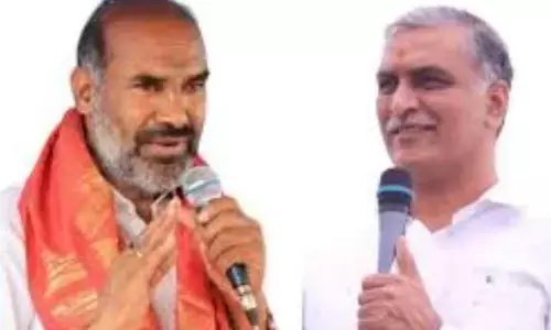 భాస్క‌ర్ అవార్డు ఇచ్చుకున్న‌ట్లే ఉంది మీ వ్య‌వ‌హారం.. హరీశ్‌రావుకు ప్రభుత్వ విప్ కౌంటర్
