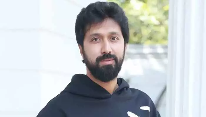 మా లాంటి దర్శకులు ఎన్ని సినిమాలు చేసినా అది ఆ హీరో పెట్టిన భిక్షే.. బాబీ ఎమోషనల్ కామెంట్స్ మా లాంటి దర్శకులు ఎన్ని సినిమాలు చేసినా అది ఆ హీరో పెట్టిన భిక్షే.. బాబీ ఎమోషనల్ కామెంట్స్