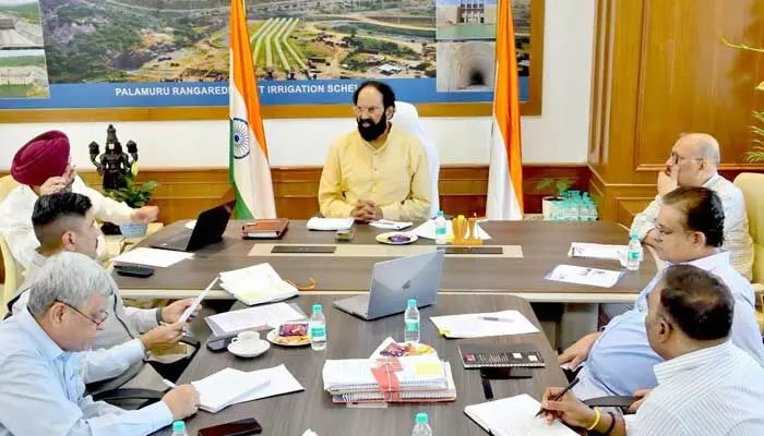 SLBC టన్నెల పనులపై మంత్రి ఉత్తమ్ సమీక్ష SLBC టన్నెల పనులపై మంత్రి ఉత్తమ్ సమీక్ష