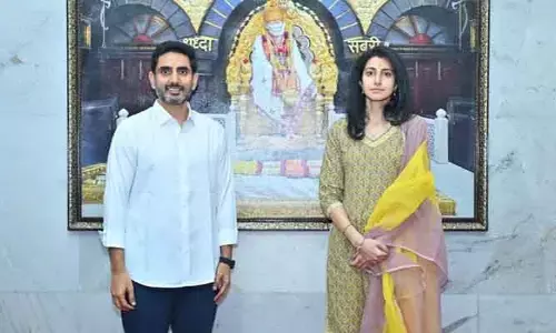 సతీసమేతంగా షిరిడీ సాయి సన్నిధిలో మంత్రి నారా లోకేశ్