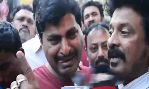 ‘మన శంకర వరప్రసాద్ గారు’ మూవీ ఎఫెక్ట్.. థియేటర్ వద్ద కన్నీళ్లు పెట్టుకున్న చిరంజీవి అభిమాని