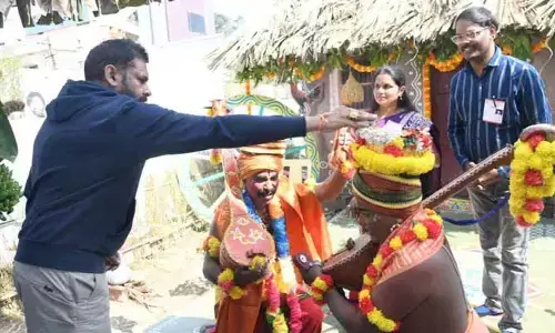 ఆ వీణలు నన్నెంతో ఆకట్టుకున్నాయి: పవన్ కల్యాణ్