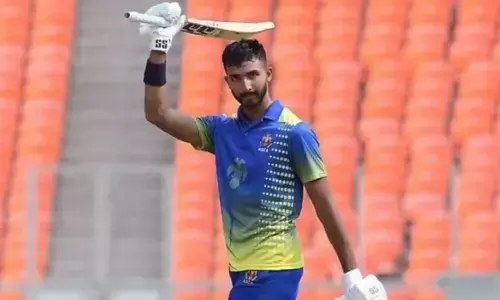 విజయ్ హజారే ట్రోఫీ: సెమీస్‌కు దూసుకెళ్లిన సౌరాష్ట్ర, కర్ణాటక