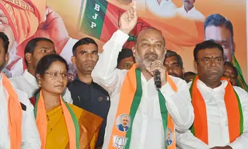 ఉద్యోగులకు ప్రభుత్వం డీఏ.. బండి సంజయ్ సంచలన వ్యాఖ్యలు