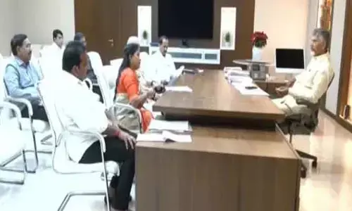 అగ్నిప్రమాదంపై అధికారులతో సీఎం సమీక్ష