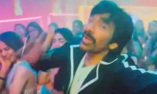 BMW మూవీలో కార్తీక దీపం సాంగ్‌...ర‌వితేజ ఊర మాస్ డ్యాన్స్‌