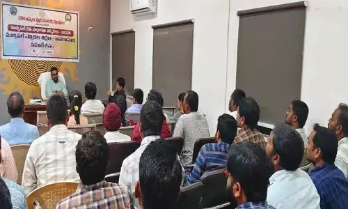 ప్ర‌తి ఉద్యోగి ఎన్నిక‌ల్లో స‌క్ర‌మంగా విధులు నిర్వ‌హించాలి : జిల్లా అద‌న‌పు క‌లెక్ట‌ర్ భాస్క‌ర్ రావు