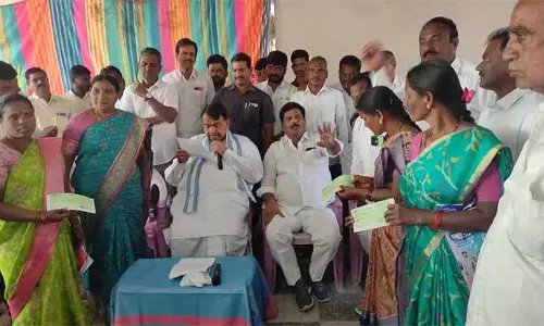 ఆడంబ‌రాల‌కు పోయి ఆస్తులు అమ్ముకోవ‌ద్దు : ఎమ్మెల్యే పోచారం శ్రీనివాస రెడ్డి