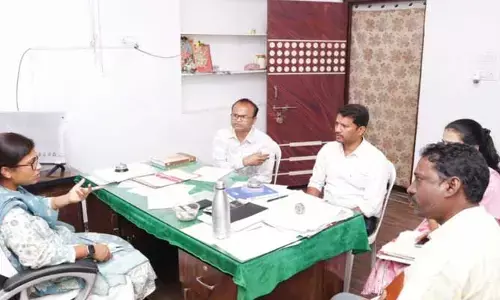 మ‌క్త‌ల్ మున్సిపాలిటీని క‌లెక్ట‌ర్ ఆక‌స్మిక త‌నిఖీ