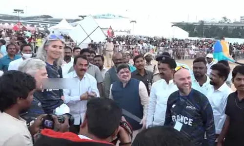 అట్టహాసంగా కైట్ అండ్ స్వీట్ ఫెస్టివల్.. ప్రారంభించిన మంత్రులు జూపల్లి, పొన్నం