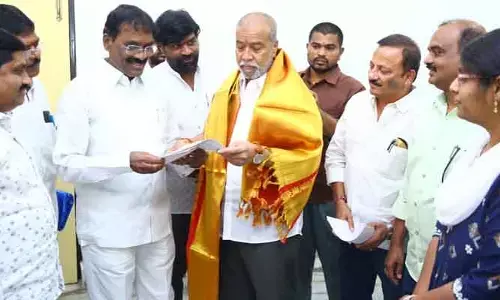 ఫార్మసీ ఆఫీసర్ల సమస్యలు పరిష్కరిస్తా: మంత్రి దామోదర్ రాజనర్సింహ