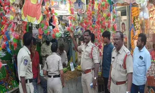 చైనా మాంజా ను అమ్మినా, వాడినా కఠిన చర్యలే : ఎస్ఐ శీనయ్య
