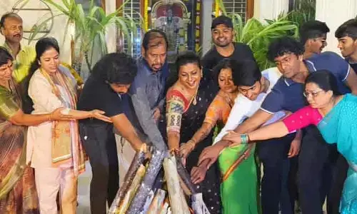 ఫ్రీ ఫ్రీ అనే ఫ్రీ మాటలు నమ్మవద్దు : మాజీ మంత్రి రోజా