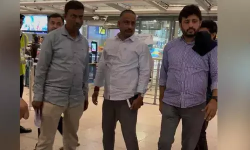 బ్యాంకాక్ వెళ్తుండగా జర్నలిస్టుల అరెస్టు..  ఇప్పటి వరకు స్పందించని పోలీసులు.. అసలేం జరుగుతోంది?