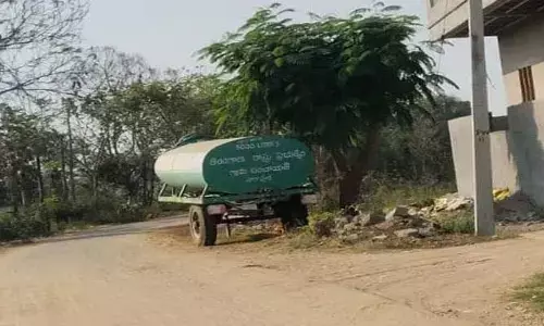 పల్లె ప్రగతి వాటర్ ట్యాంకర్ నిరుపయోగం