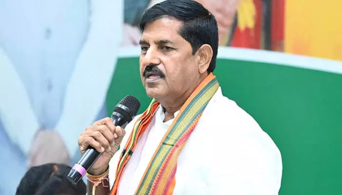లండన్లో చదివాడు, అమెరికాలో తిరిగాడు.. కుమారుడి డ్రగ్స్ కేసుపై బీజేపీ ఎమ్మెల్యే కీలక వ్యాఖ్యలు లండన్లో చదివాడు, అమెరికాలో తిరిగాడు.. కుమారుడి డ్రగ్స్ కేసుపై బీజేపీ ఎమ్మెల్యే కీలక వ్యాఖ్యలు