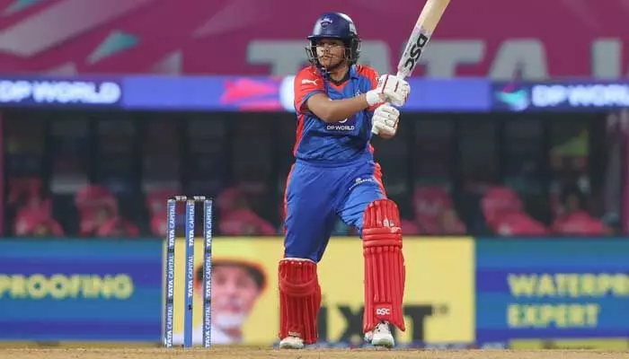 WPL.. ప్లేఆఫ్ లోకి ఢిల్లీ WPL.. ప్లేఆఫ్ లోకి ఢిల్లీ
