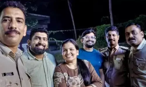 రోడ్డుమీదే ఆపరేషన్ చేసి ప్రాణాలు కాపాడిన కేరళ డాక్టర్లు