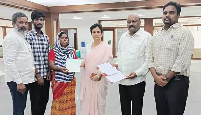 TG: మరోసారి మానవత్వం చాటుకున్న తెలంగాణ ప్రభుత్వం TG: మరోసారి మానవత్వం చాటుకున్న తెలంగాణ ప్రభుత్వం
