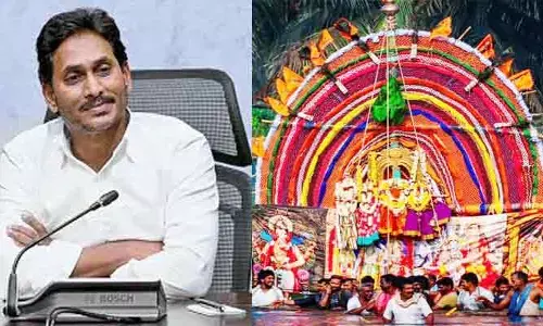 జగ్గన్న తోటలో ప్రభల తీర్థం.. మాజీ సీఎం జగన్ ఆసక్తికర వ్యాఖ్యలు