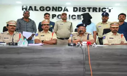 విదేశాల్లో ఉద్యోగాలు ఇప్పిస్తామంటూ మోసం