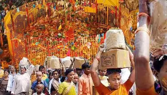 మేడారంలో కుంభమేళా సీన్ రిపీట్..! మేడారంలో కుంభమేళా సీన్ రిపీట్..!