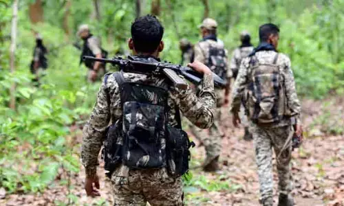 బీజాపూర్ జిల్లాలో మళ్లీ కాల్పుల మోత.. ఇద్దరు మావోయిస్టులు మృతి