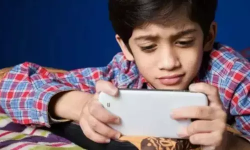 పదమూడేండ్లలోపు స్మార్ట్‌ఫోన్ వాడటం డేంజర్..! ఏం జరుగుతుందంటే..