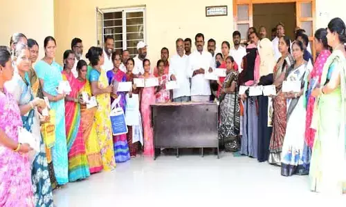 పైరవీ కారులను నమ్మి లబ్ధిదారులు మోసపోకూడదు : ఎమ్మెల్యే తూడి మేఘారెడ్డి