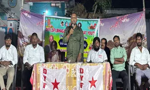 ఎన్నిక‌ల్లో యూత్ డిక్ల‌రేష‌న్ హామీని వెంట‌నే అమ‌లు చేయాలి