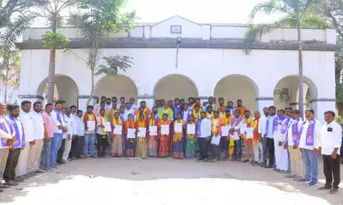 దళిత సర్పంచ్,  ఉప  సర్పంచ్ ల‌కు ఘ‌న స‌న్మానం