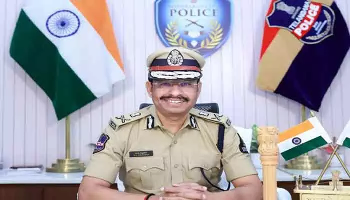 లక్కీ డ్రా స్కీమ్.. వారికి సీపీ సజ్జనార్ స్ట్రాంగ్ వార్నింగ్ లక్కీ డ్రా స్కీమ్.. వారికి సీపీ సజ్జనార్ స్ట్రాంగ్ వార్నింగ్