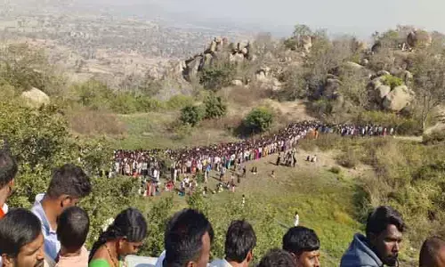 వైభవంగా రామకొండ శ్రీరాముడికి పూజలు