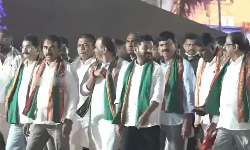 Medaram: మేడారంలో ప్రారంభమైన కేబినెట్ కీలక భేటీ..