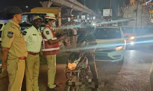 వీకెండ్‌లో మందుబాబుల జోరు.. స్పెషల్ డ్రంక్ అండ్ డ్రైవ్ తనిఖీల్లో భారీగా పట్టుబడ్డ యువత