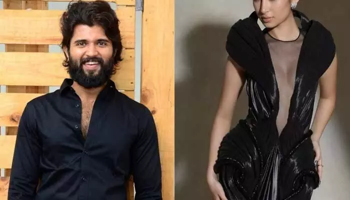 టాలీవుడ్ రౌడీ స్టార్పై మనసు పారేసుకున్న సెన్సేషనల్ బ్యూటీ.. చర్చనీయాంశంగా మారిన కామెంట్స్ టాలీవుడ్ రౌడీ స్టార్పై మనసు పారేసుకున్న సెన్సేషనల్ బ్యూటీ.. చర్చనీయాంశంగా మారిన కామెంట్స్