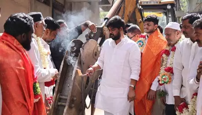 ఎర్రగడ్డలో అభివృద్ధి పనులు ప్రారంభించిన ఎమ్మెల్యే నవీన్ యాదవ్ ఎర్రగడ్డలో అభివృద్ధి పనులు ప్రారంభించిన ఎమ్మెల్యే నవీన్ యాదవ్
