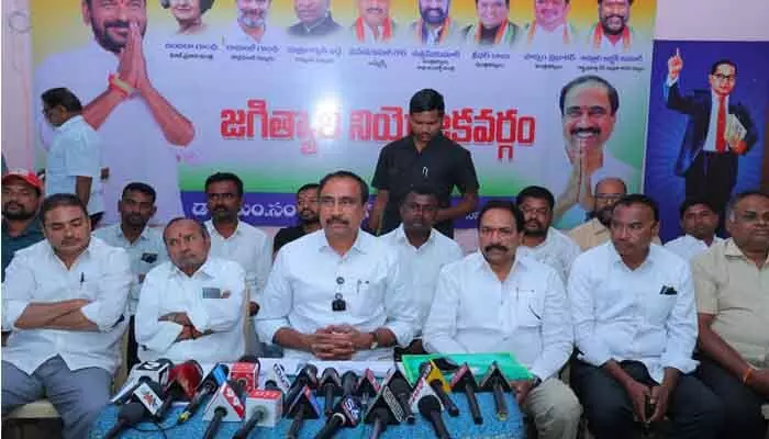 ఫిరాయింపుల అంశంలో సుప్రీంకోర్టు, స్పీకర్ నిర్ణయానికి కట్టుబడి ఉంటా : ఎమ్మెల్యే డా. సంజయ్ కుమార్ ఫిరాయింపుల అంశంలో సుప్రీంకోర్టు, స్పీకర్ నిర్ణయానికి కట్టుబడి ఉంటా : ఎమ్మెల్యే డా. సంజయ్ కుమార్