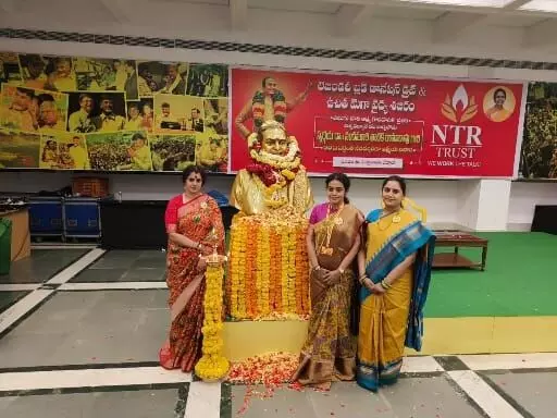 ఫిలిం నగర్లో ఎన్టీఆర్ వర్ధంతి వేడుకలు ఫిలిం నగర్లో ఎన్టీఆర్ వర్ధంతి వేడుకలు