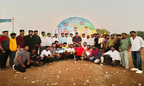 విద్య‌, క్రీడారంగాల్లో యువ‌త‌ను ప్రోత్స‌హించ‌డ‌మే ల‌క్ష్యం :  స‌ర్పంచ్ వీర‌మ‌ళ్ల శిరీష‌ లోకేష్ గౌడ్