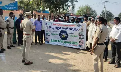 మద్యం మత్తులో వాహనాలు నడపడం నేరం