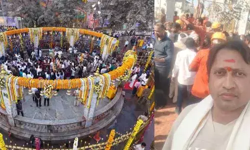 మేడారంలో జాత‌ర‌లో టాలీవుడ్ నిర్మాత‌..ఫోటోలు వైర‌ల్‌