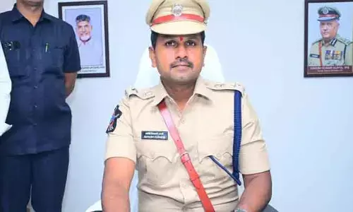 శ్రీసత్యసాయి జిల్లాలో ముగ్గురు పోలీసులపై ఎస్పీ వేటు
