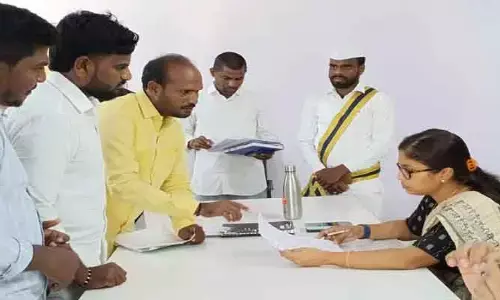 వీధి కుక్కల దాడులు.. ప్రజావాణిలో కలెక్టర్ కు వినతి