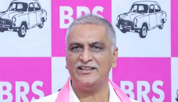 ఫోన్ ట్యాపింగ్ కేసులో సంచలనం.. హరీష్ రావుకు సిట్ నోటీసులు ఫోన్ ట్యాపింగ్ కేసులో సంచలనం.. హరీష్ రావుకు సిట్ నోటీసులు