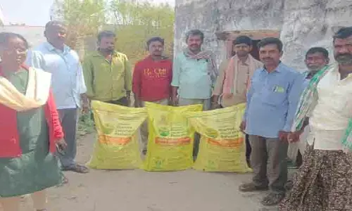 45 కేజీల యూరియా పేరుతో 39 కేజీల మోసం