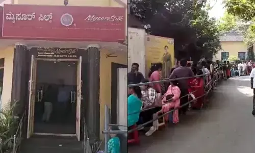 మైసూర్ సిల్క్ క్రేజ్ : తెల్లవారుజామున 4 గంటలకే క్యూ.. ఒక్కో చీర ధర ఎంతో తెలుసా?