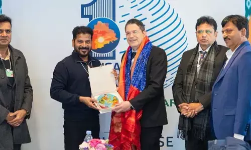 Revanth Reddy: దావోస్ లో రేవంత్ రెడ్డి టీమ్ బిజీ బిజీ..ఇజ్రాయెల్ ఇన్నోవేషన్ అథారిటీ ఛైర్మన్‍తో సీఎం భేటీ